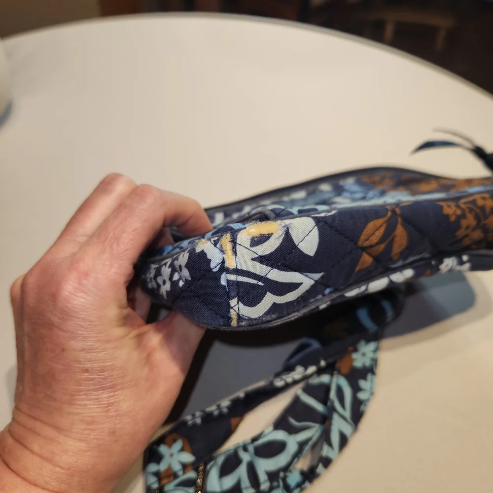 ⭐️Vera Bradley Navy & Brown Floral Crossbody Bag - Picture 6 of 7